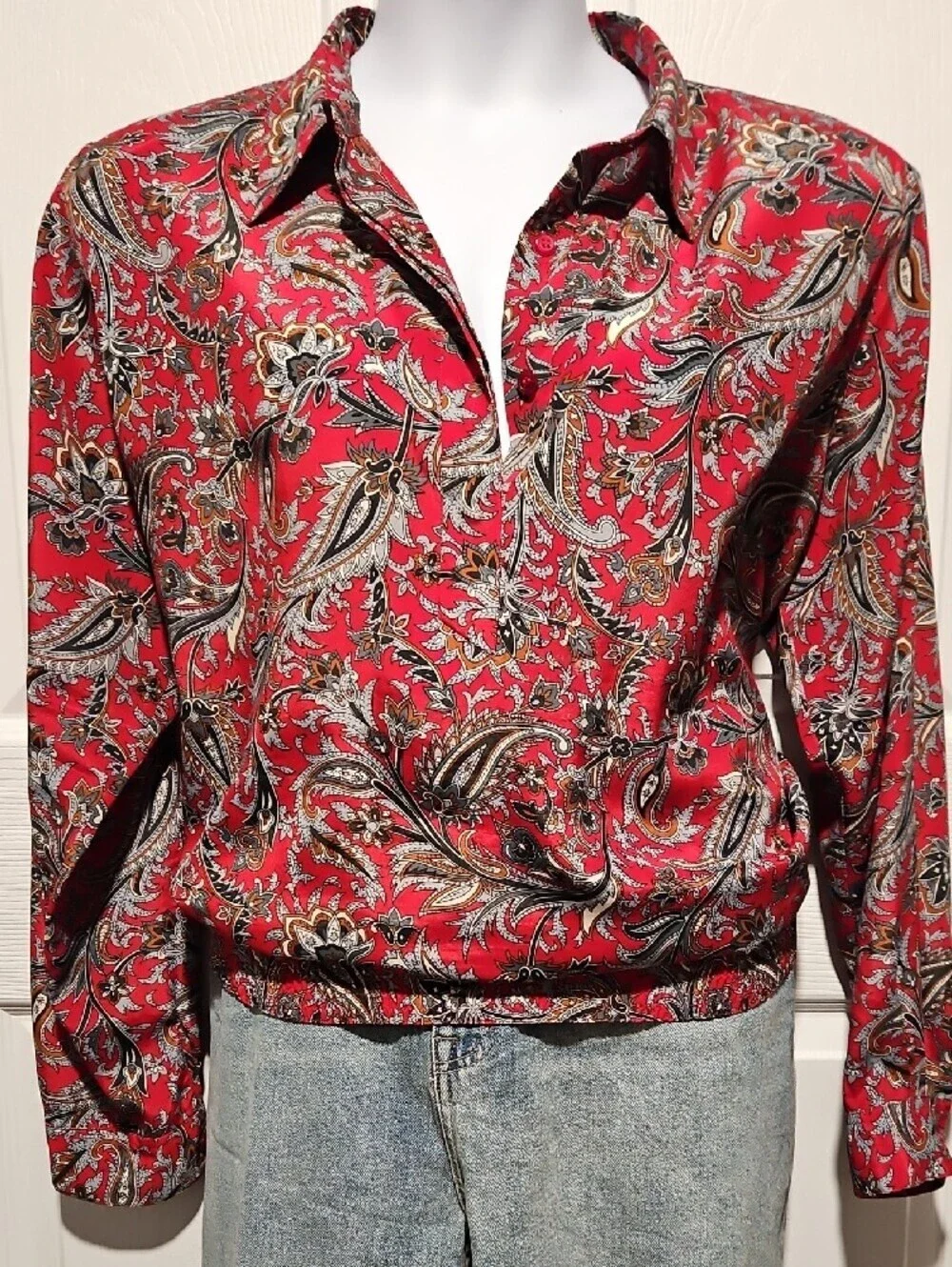 Vintage Alfred Dunner Red Paisley Print Top with Gray and Brown Accents